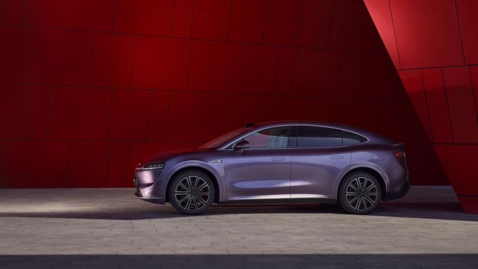 余承东评新Model Y，智界R7仍领先_权威解释