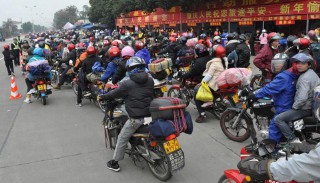 摩托大军踏上返乡路，归途的期盼与坚韧_反馈记录和整理