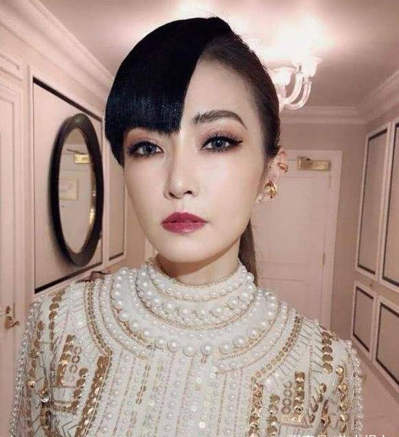 谢金燕承认未婚生子，娱乐圈内外的热议与反思_反馈机制和流程