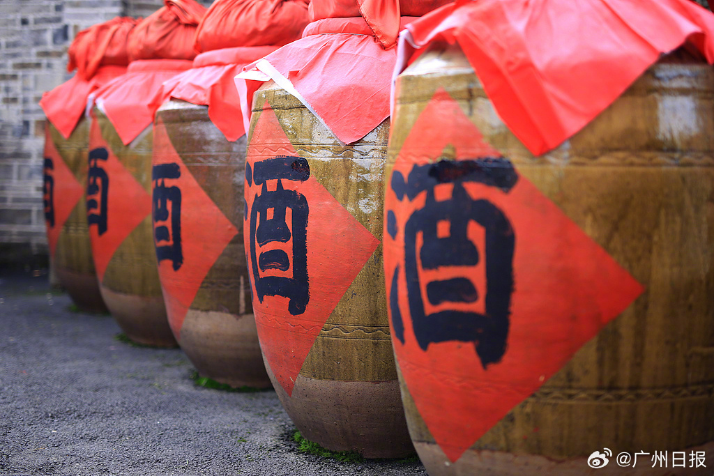 地窖酿酒引发的悲剧，一死一昏迷的警示_知识解释