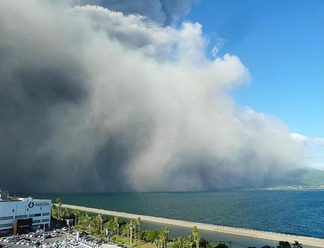 日本樱岛火山喷发，灰柱直冲云霄，高达两千米_反馈目标和标准