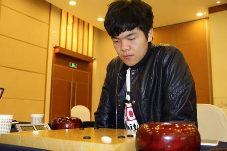 柯洁，世界围棋九冠王的不凡人生_解释落实