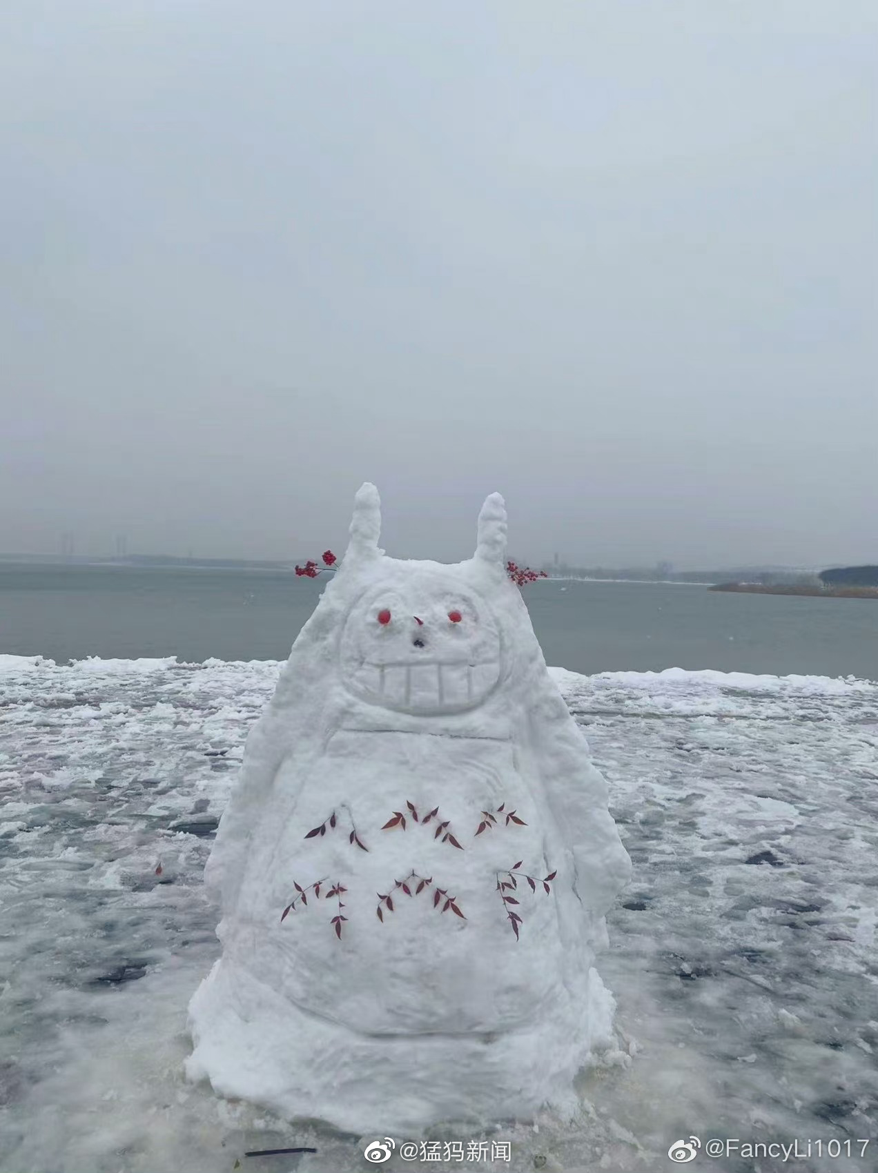 河南多景区积极应对雪天挑战，雪人开道扫雪展现暖心力量_效率解答解释落实