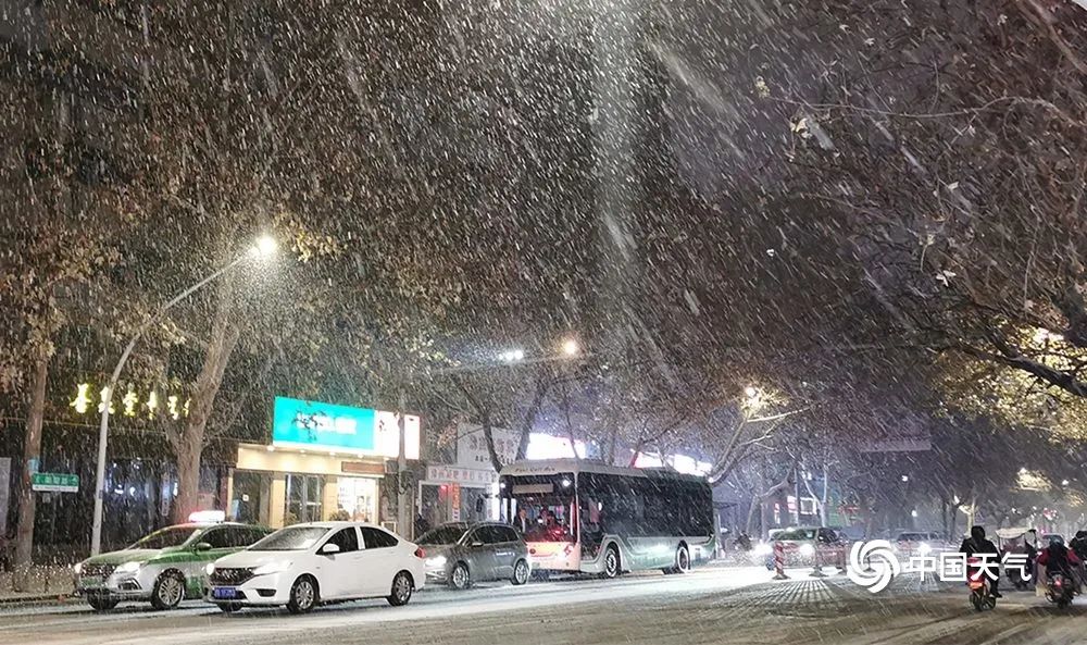 郑州遭遇大暴雪，挑战与应对_解答解释落实