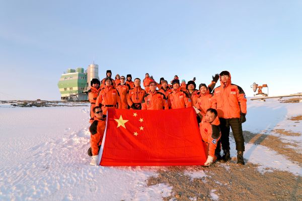 科考队员在南极，春晚之夜的特殊记忆与挑战_精准解释落实