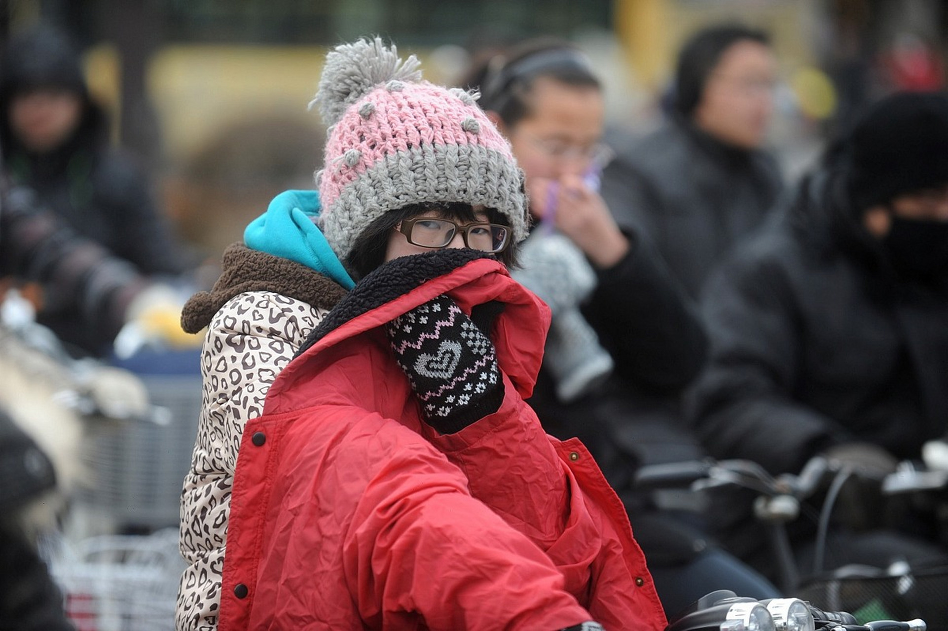 寒潮携大风降温登场，如何应对极端天气挑战？_反馈总结和评估