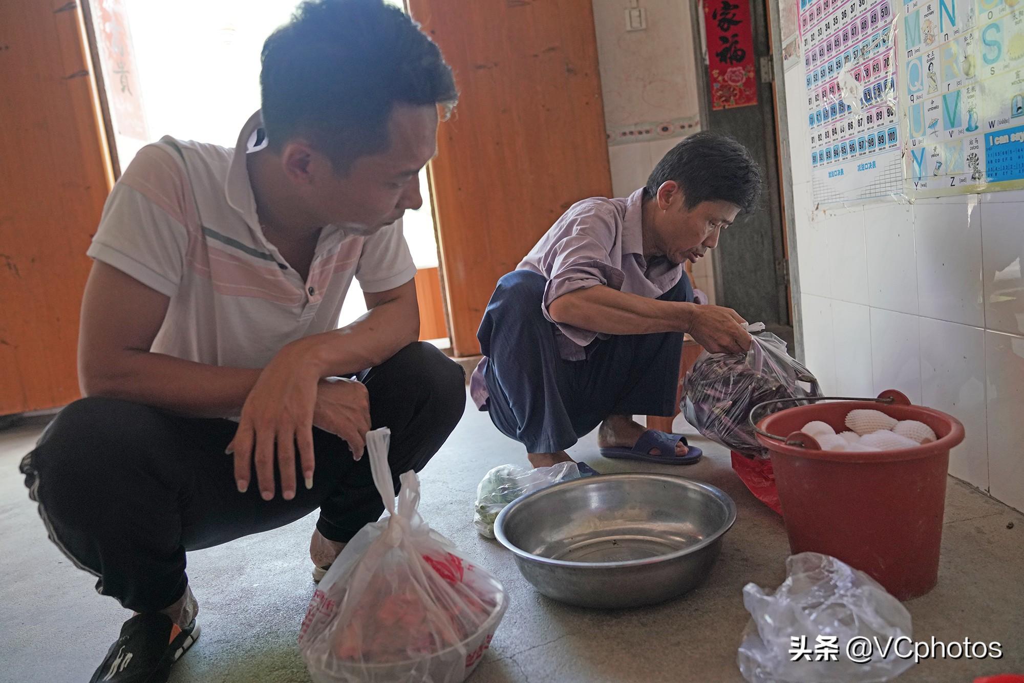 风雨中的希望之光，17岁女孩患多种癌症，父亲卖房救女_反馈落实