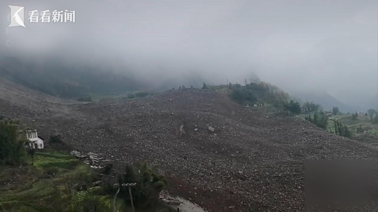 航拍四川筠连山体滑坡现场，灾难无情，人间有爱_精选解释落实