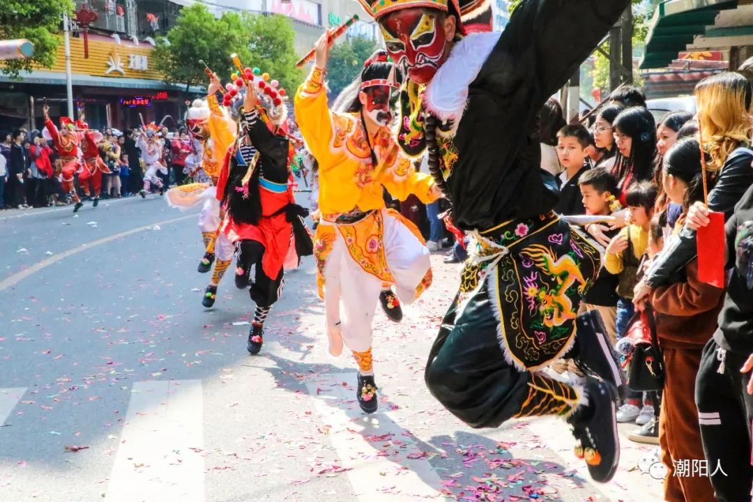 雨中英歌燃爆潮汕，一曲澎湃的潮人乐章_效率解答解释落实