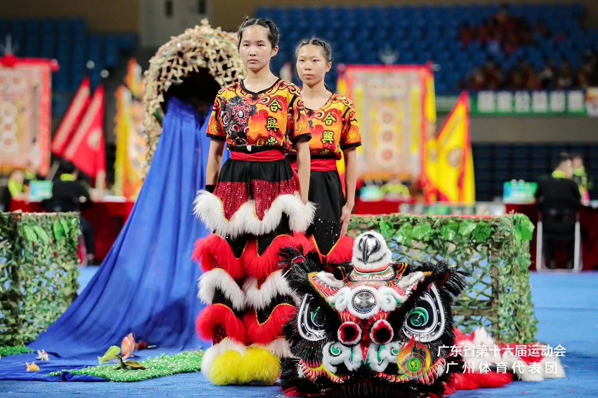 女生表演醉狮灵动可爱，舞狮之美的全新诠释_动态词语解释落实