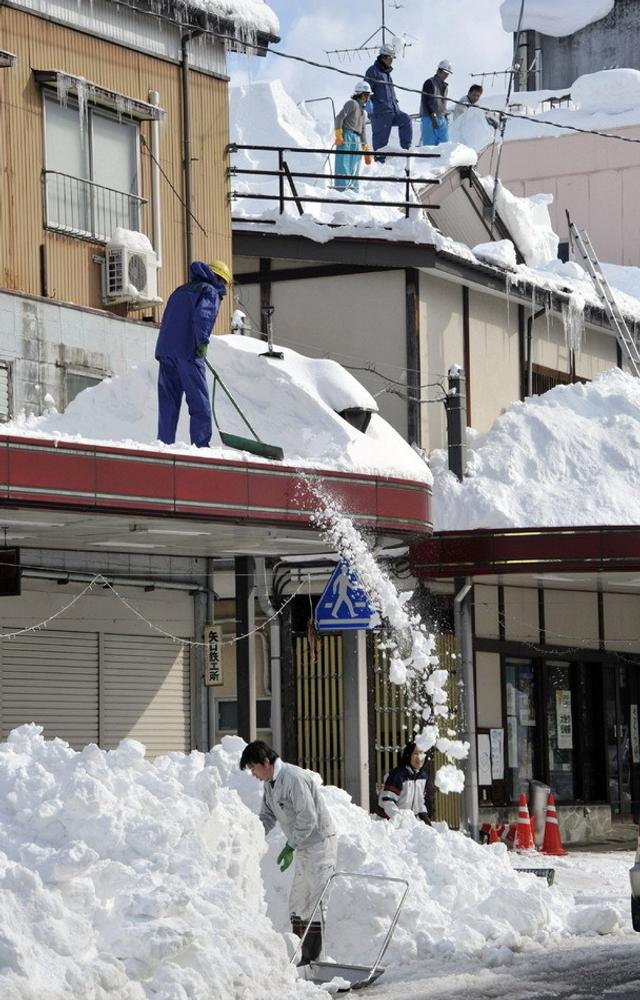 日本连日暴雪灾害，严重影响的背后_逐步落实和执行