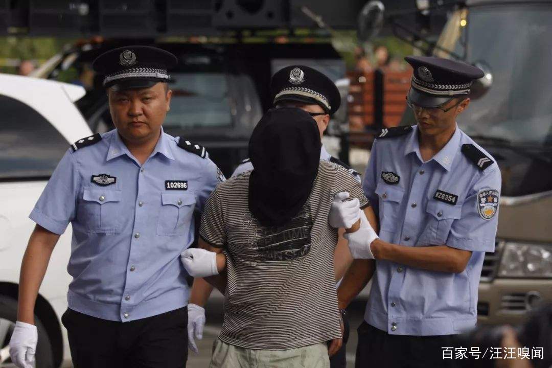 男子纸面服刑后杀人被执行死刑，法律面前人人平等_有问必答