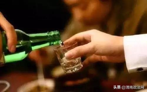 男子酒后离世，同饮者免责！法律如何解读这起无劝酒悲剧？_明确落实