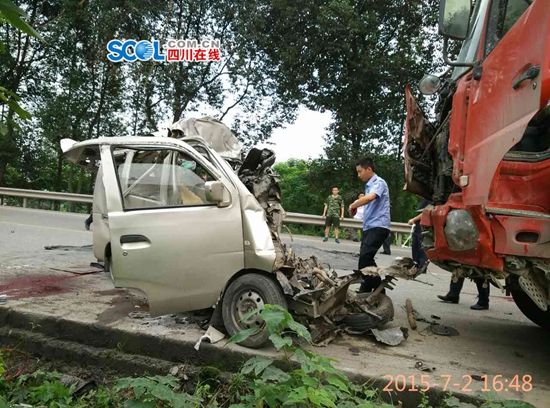 面包车与货车惨烈相撞致六死，警钟长鸣安全之路何在？_知识解释