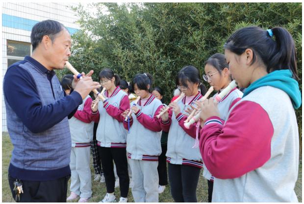 课后延时服务收费引发争议，当地回应来了！揭秘背后的真相与争议焦点。_反馈总结和评估