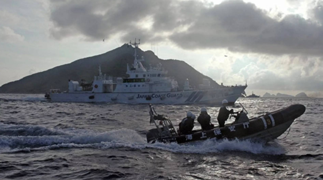 日本船只频繁闯入钓鱼岛海域，中国海警果断行动，捍卫领土完整！_动态词语解释